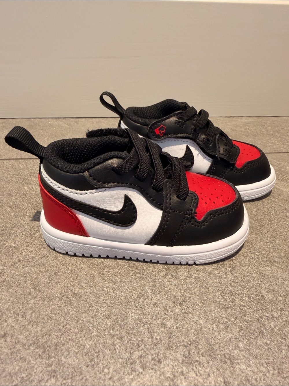 Nike Air Jordan 1 Low ALT Toddler 4C Black Red White Sneakers